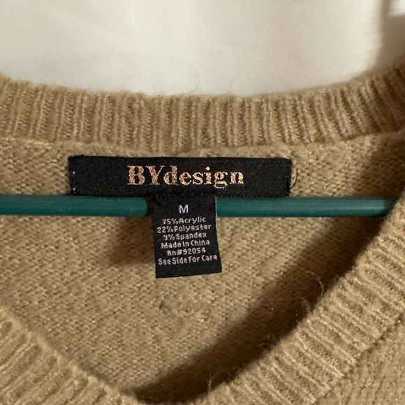 Textured V neck sweater super soft and light size M ByDesign - Picture 2 of 3